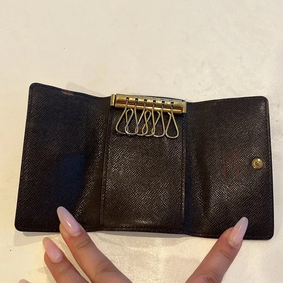Louis Vuitton Damier Ebene Key Holder - Picture 6 of 10